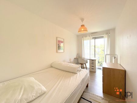Location Appartement 5 pièces 85m² - Photo 3