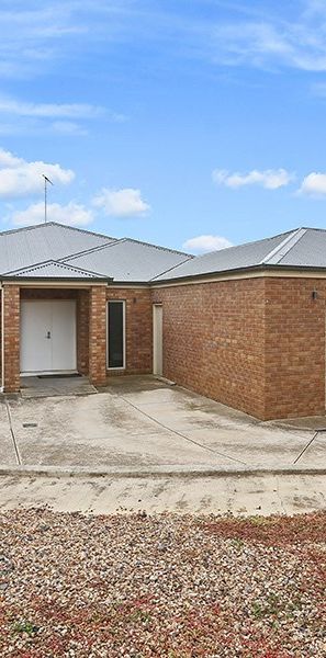 9-bedroom shared house, Ficinia Mews - Photo 1