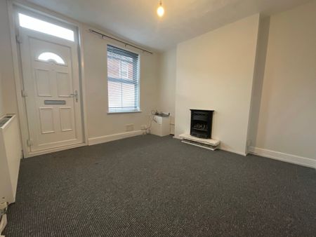 2 bedroom Mid Terraced House to let - Photo 2