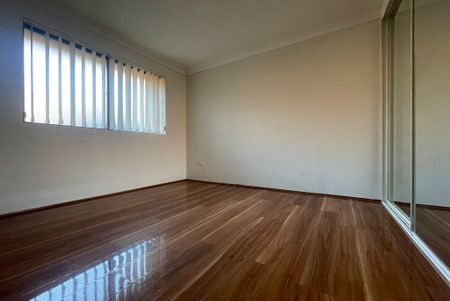 SPACIOUS 2 BEDROOM UNIT - Photo 3