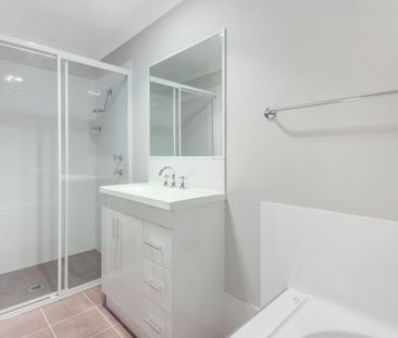 Cute & Cosy Two Bedroom Duplex - Photo 5