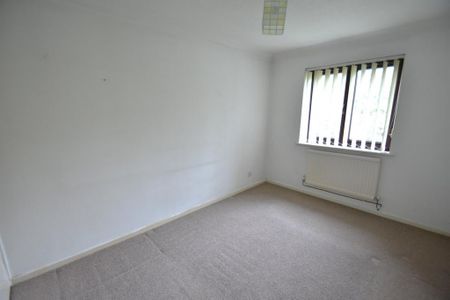 4 bedroom detached house to rent - Photo 2