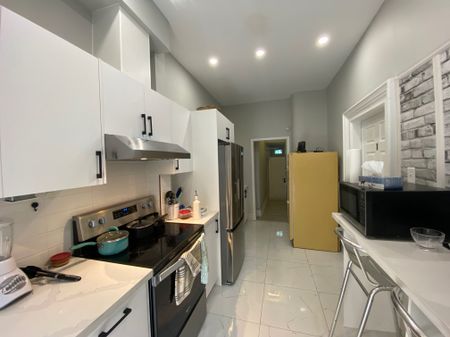 For Lease - 206 Carlton Street Unit# 203, Toronto, Ontario - Photo 5
