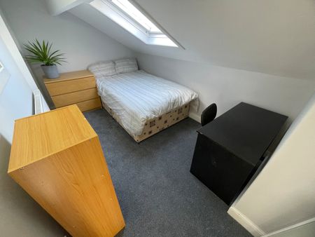 4 bedroom terraced house to rent - Photo 4