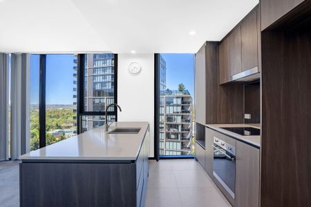 Spacious two-bedroom apartment with stunning lake views. - Photo 5