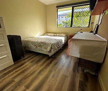 3-bedroom shared student accommodation, Brown Street - Photo 1