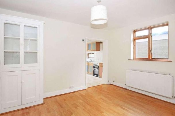 Beaconsfield Road, Tring, HP23 - Photo 1