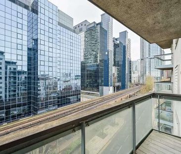 City Tower, Canary Wharf, E14 - Photo 1