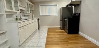 1Bed 1Bath suite, walk to Inlet station - Photo 2