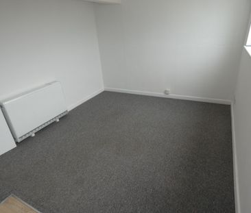 1 bed Apartment - To Let - Photo 5