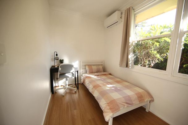 Mount Waverley - Photo 1