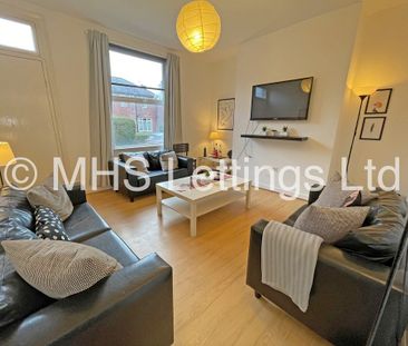 5 Bedroom Mid Terraced House for rent in Ash Road - Photo 2