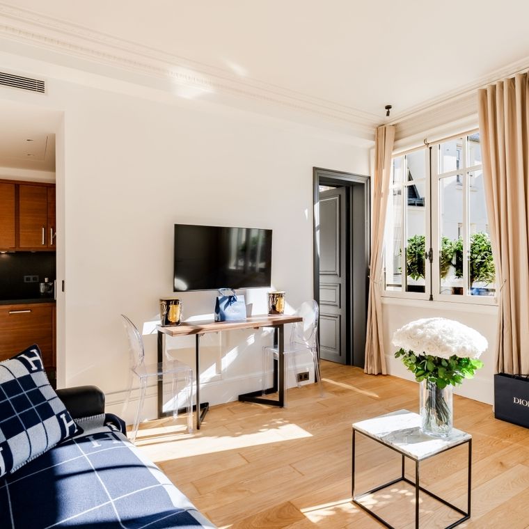 Appartement à louer rue Saint Honoré 6B, Paris 1er - Photo 1