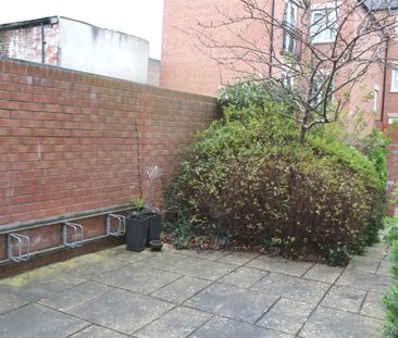 Gatehouse Court, Taunton - Photo 5