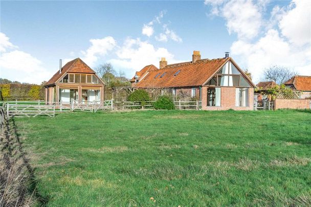 Stylish barn conversion with characterful living area . Set in an idyllic setting with a detached studio/home office. - Photo 1