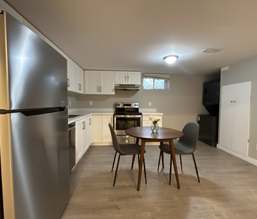 $1,599 / 2 br / 1 ba / 381 grey st unit 2 - Photo 2