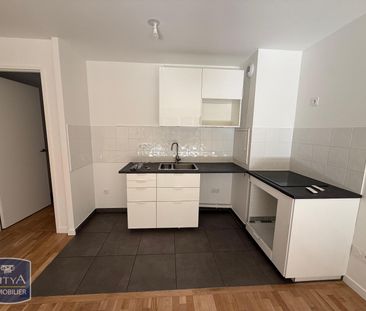 Location Appartement 4 pièces 79m² PUTEAUX 92800 - Photo 3