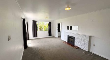 3 Bedroom, 1 Bathroom House. - Photo 4