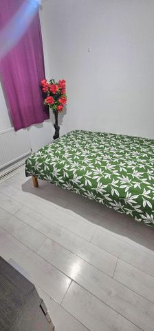 1 bedroom in a flat share to rent - Photo 2