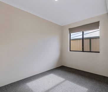 SPACIOUS FAMILY HOME IN QUIET CUL-DE-SAC - Photo 6