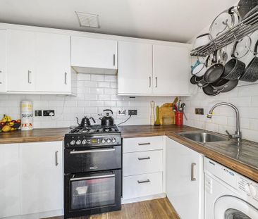 1 bedroom flat to rent - Photo 6