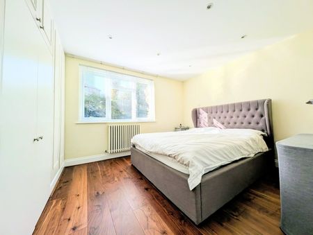 2 Bed Flat, Vincent Court, SW19 - Photo 2