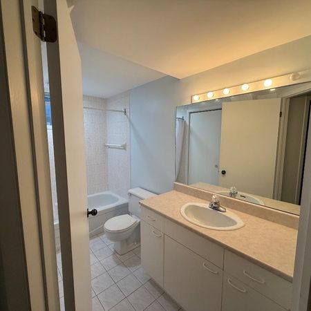 Magique 3 1/2 À Côté Parc Michel Chartrand - Photo 3