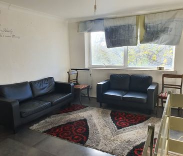 2 Bed Maisonette, Linden Court, LU2 - Photo 2