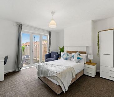 6 bedroom house to rent - Photo 1