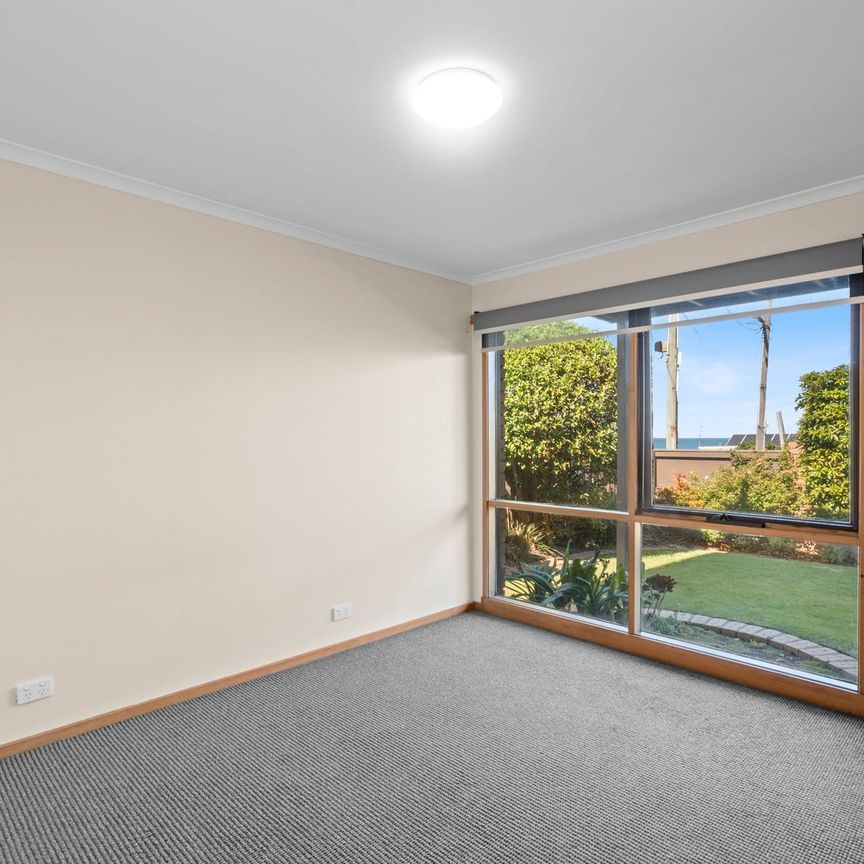 Thinking of selling? Contact our agent - Photo 1