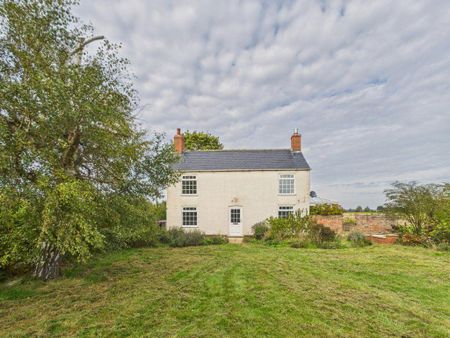 4 bedroom detached house to rent - Photo 4