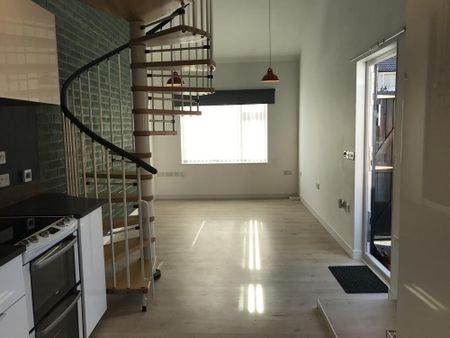 1 bedroom semi-detached house to rent - Photo 2