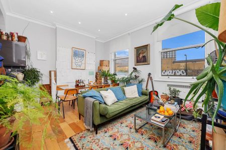 2 bedroom flat to rent - Photo 2