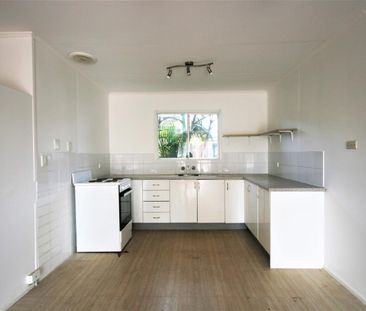 Sunny and Private 2 Bedroom Unit - Photo 2