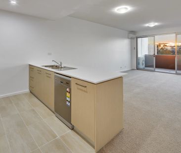 SPACIOUS 2 BEDROOM APARTMENT WITH SECURITY CAR SPACE - Photo 1