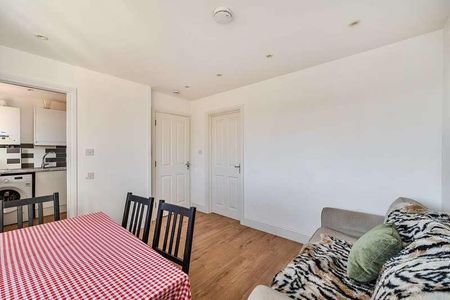 Clifton Gardens, Temple Fortune, NW11 - Photo 3