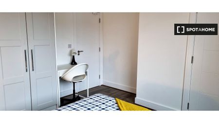 Room in shared apartment for rent in Inns Quay, Dublin - Photo 5