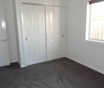 POPULAR EGLINTON! - Photo 1