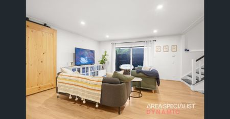 Beautifully Renovated, Spacious & Immaculately Presented! - Photo 2