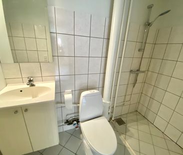 Indbydende 2-værelses lejlighed i centrum af Odense - Photo 2