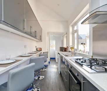 5 bedroom terraced house to rent - Photo 1