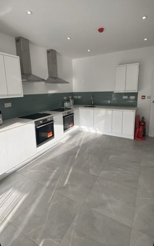 Room in a Shared House, Ardfillan Road, SE6 - Photo 2