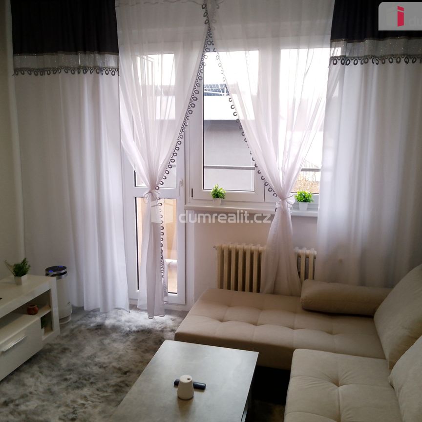 Pronájem bytu 2+1 55 m² - Fotografie 1