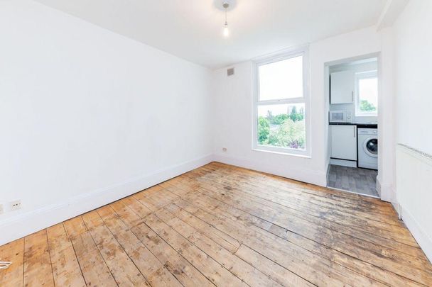 6 bedroom flat to rent - Photo 1