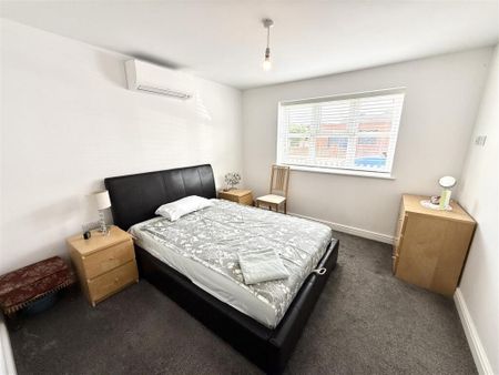 2 bedroom detached bungalow to rent - Photo 3