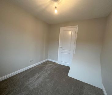 Culverwell Road, Bristol - Photo 1