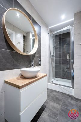 w garażu podziemnym - Фото 1