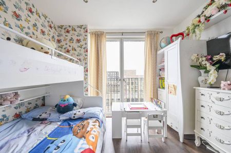 3 bedroom flat to rent - Photo 2