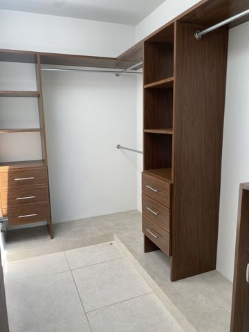 Townhouse dentro de privada en renta - Photo 5