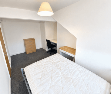 6 bedroom end of terrace house to rent - Photo 3